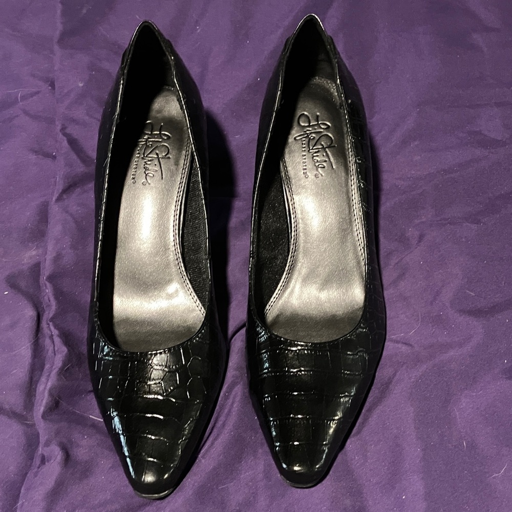 Life Stride Black Crocodile Pattern Heels